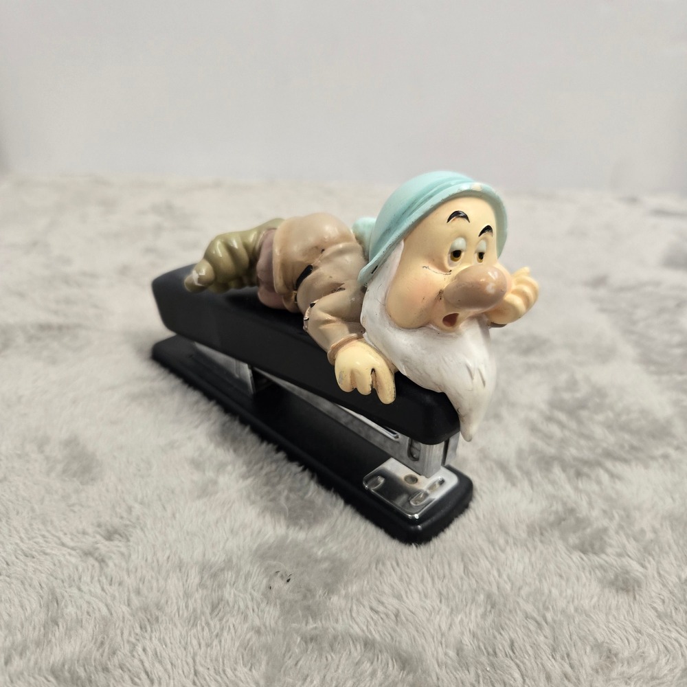 Disney Snow White Seven Dwarfs Sleepy Character Stapler Desk Accessory 6 Inch